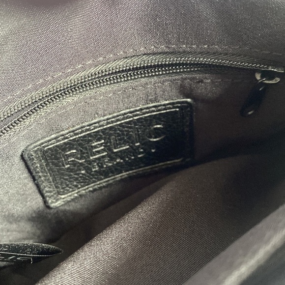 Relic small black crossbody bag with multiple pockets. - Picture 9 of 17